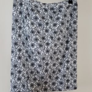 Off white slim skirt knee length